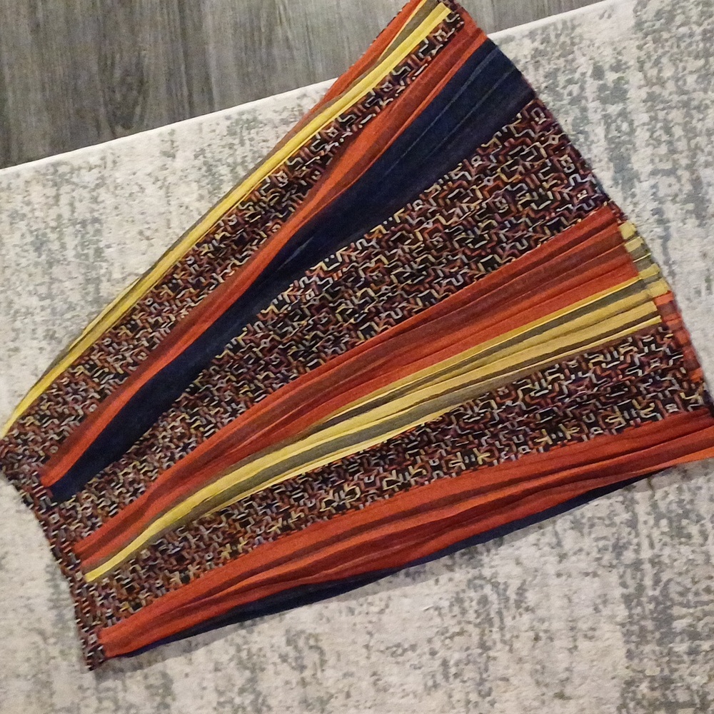 🔥🔥🔥BCBG Maxazria midi mixed media print pleated skirt XS